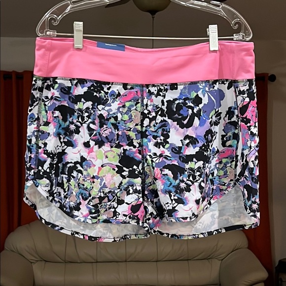 Reel Legends Women's Floral Athletic Shorts Size L - Picture 1 of 4